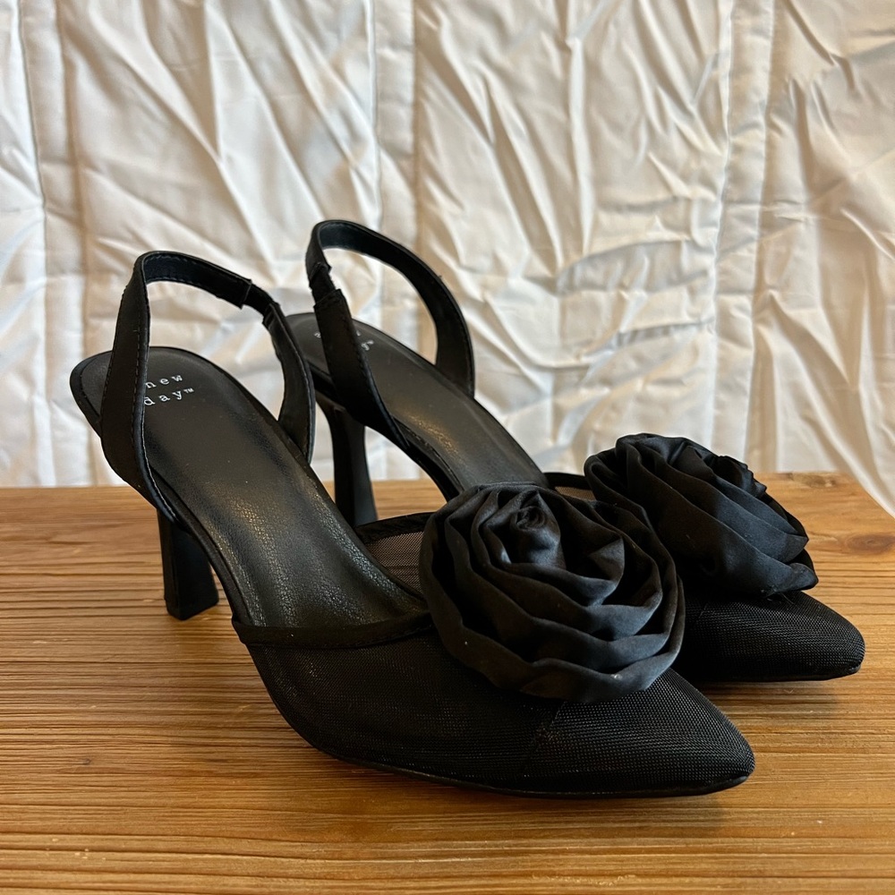 Elegant Black Heels with Floral Accent